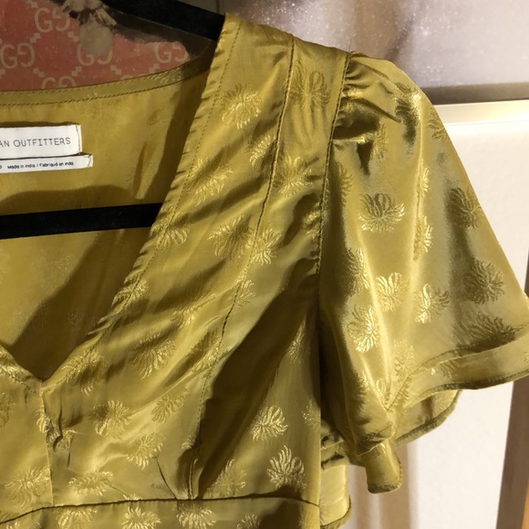 Urban Outfitters olive green cropped blouse - Picture 4 of 4